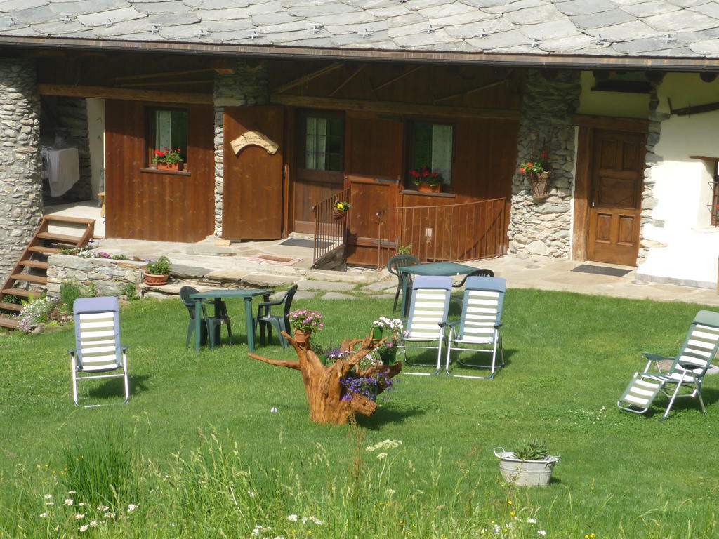 Les Chevreuils Bed & Breakfast Introd Exterior photo
