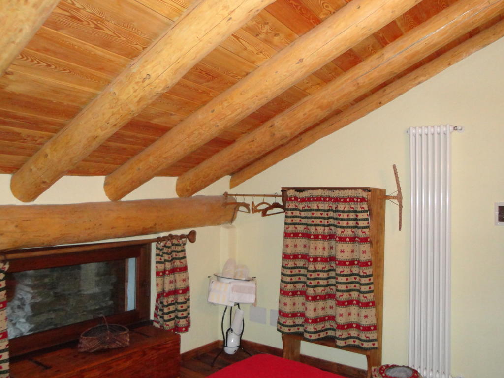 Les Chevreuils Bed & Breakfast Introd Room photo