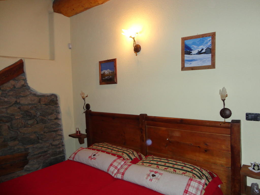 Les Chevreuils Bed & Breakfast Introd Room photo